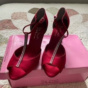 Open toe dress women’s shoes , hardly ever worn , size 6